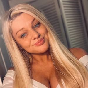 Meet your Posher, Cortney